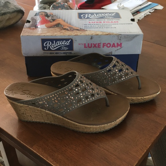 skechers relaxed step luxe foam sandals